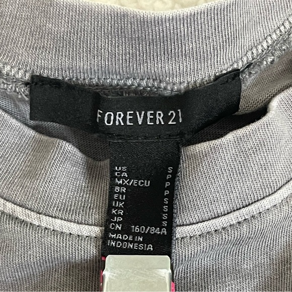 Forever 21 Gray Crewneck Crop Top Size Small - Picture 5 of 5